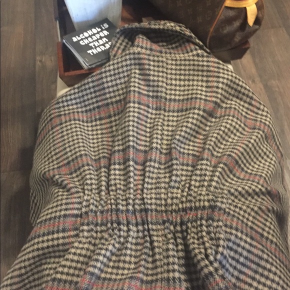 Cape coat - Picture 3 of 8